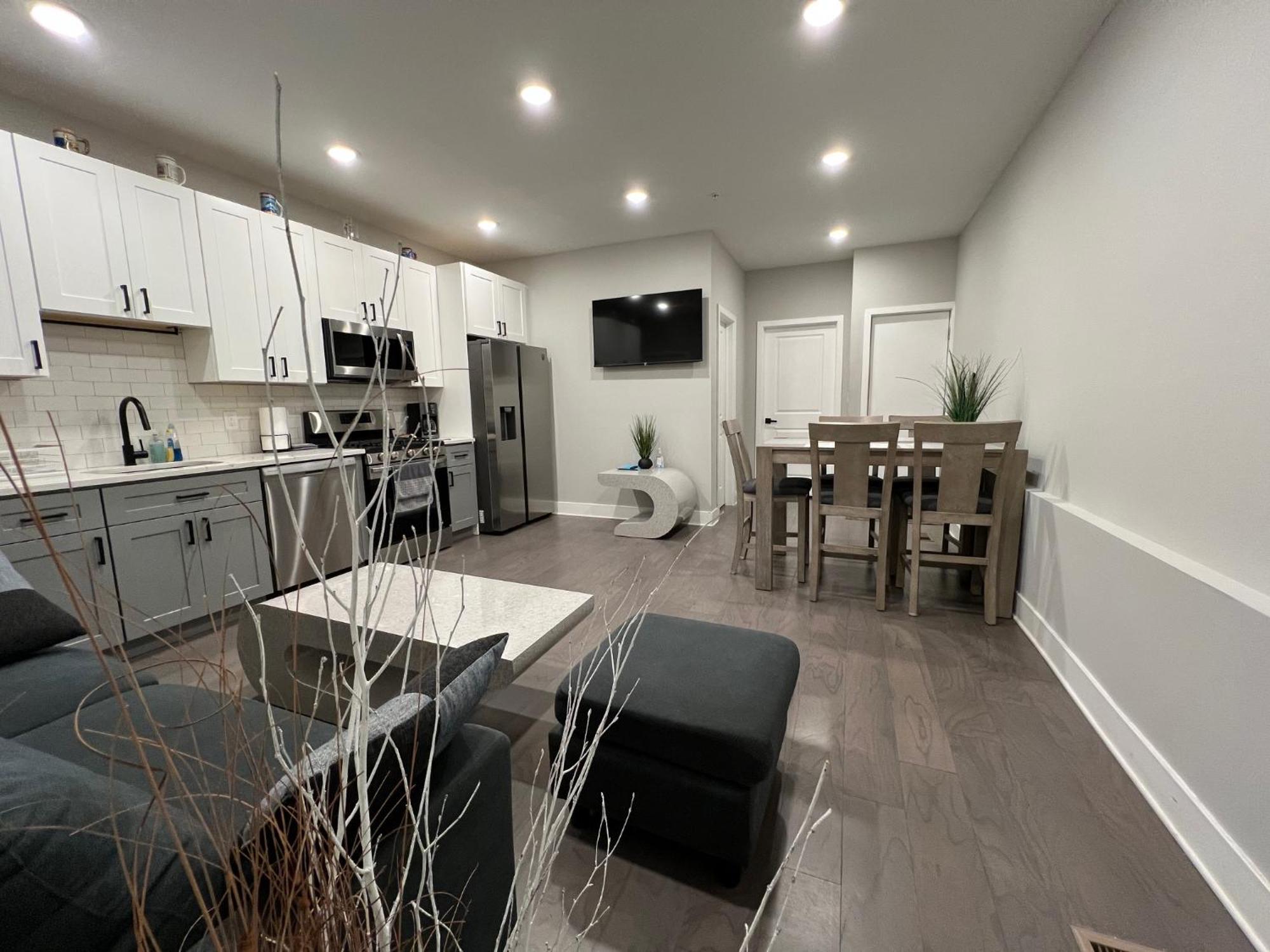 Charming 3Br 2Ba With Private Patio Apartment Philadelphia Exterior photo